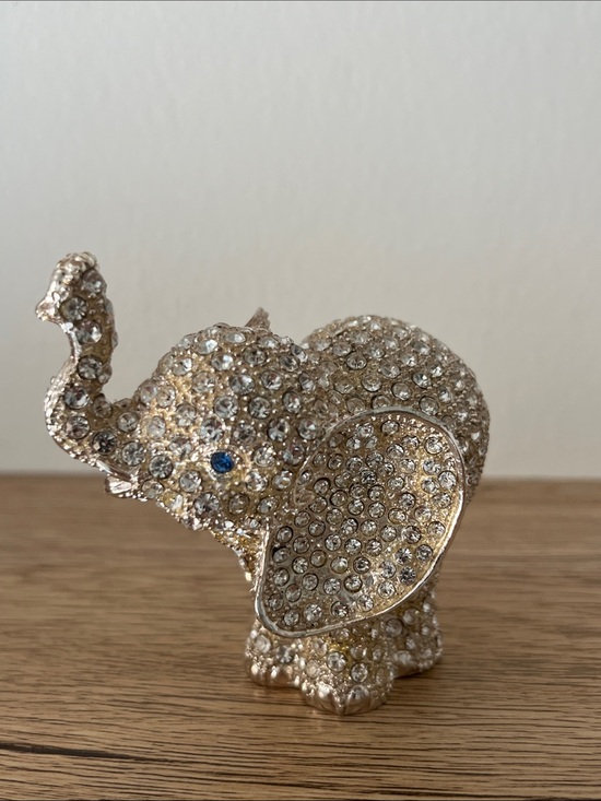 Jewelry - Crystal Rhinestones Elephant Jewellery box